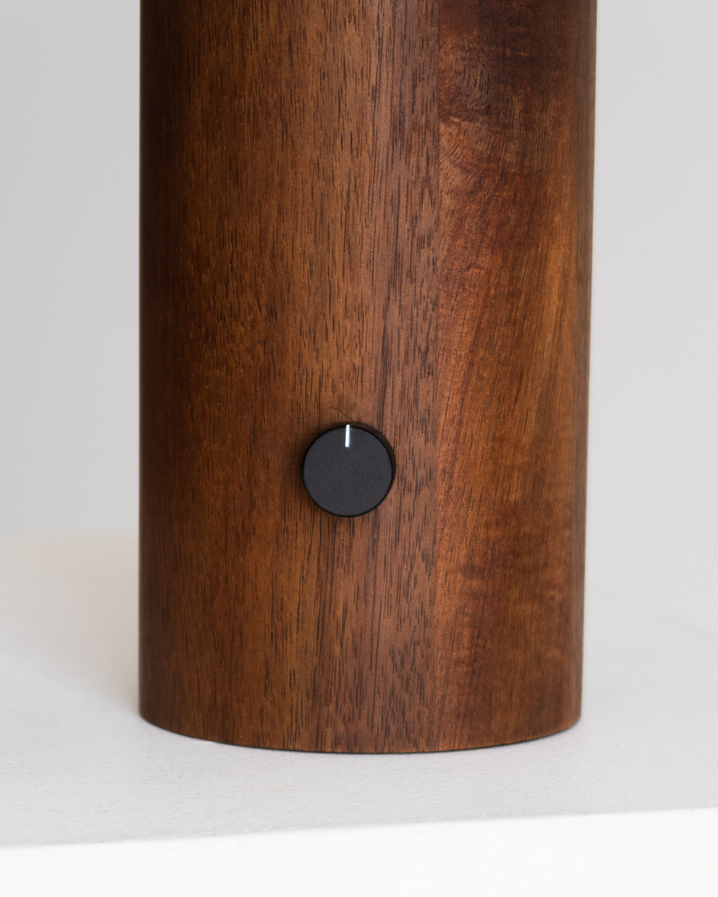 Oakley Table Lamp - Smart Ambient Lighting Comfort (Table Lamp, Indoor Lighting, Modern Desk Light)