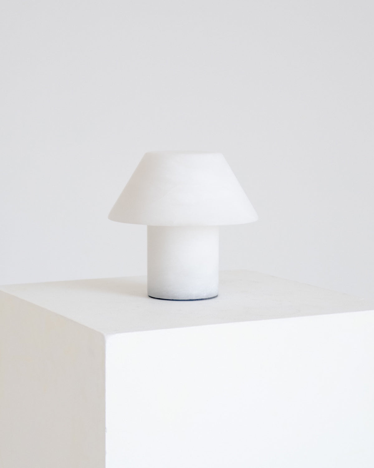 Alora Table Lamp - Smart Ambient Lighting Comfort (Table Lamp, Indoor Lighting, Modern Desk Light)