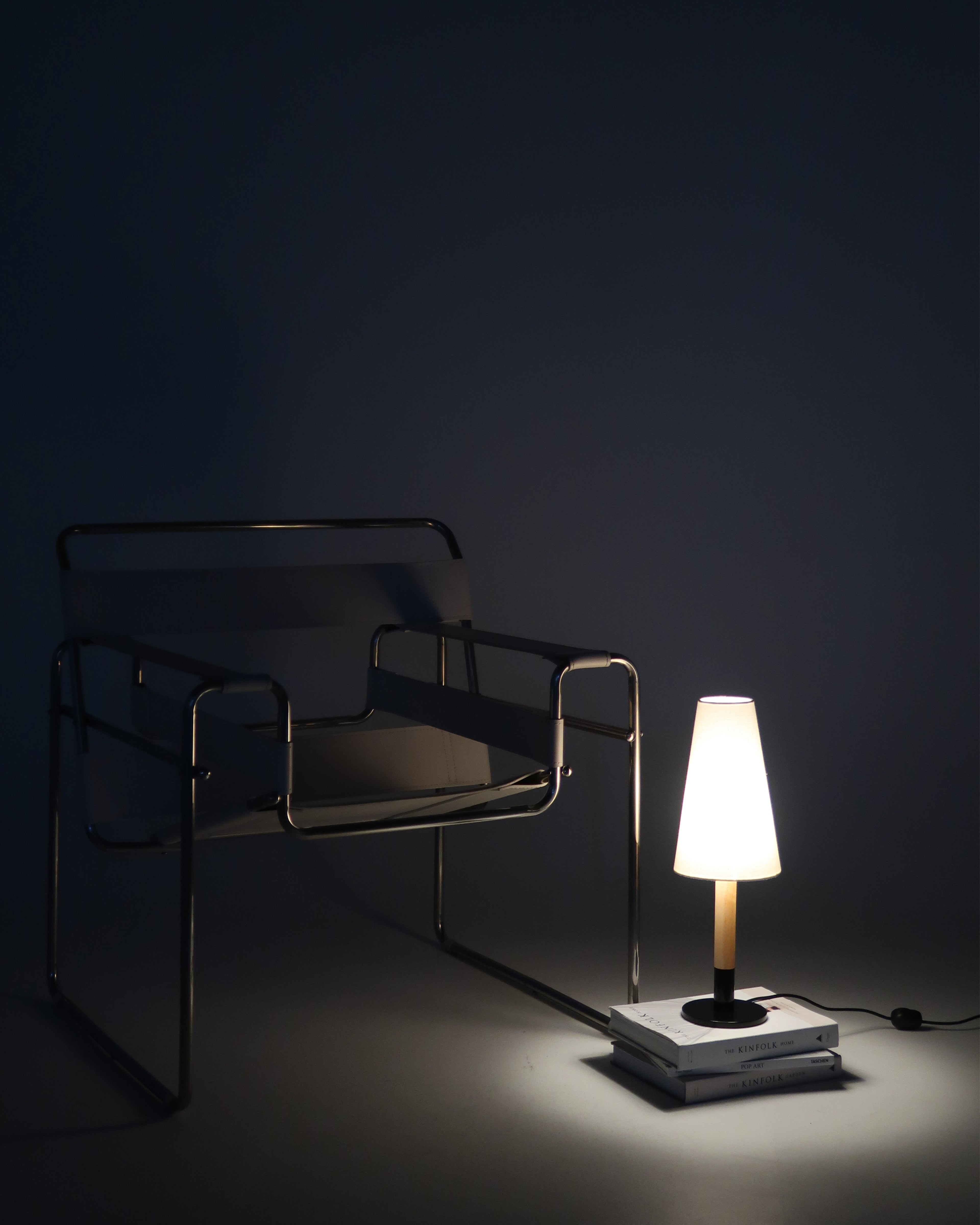 Arthur Table Lamp - Smart Ambient Lighting Comfort (Table Lamp, Indoor Lighting, Modern Desk Light)