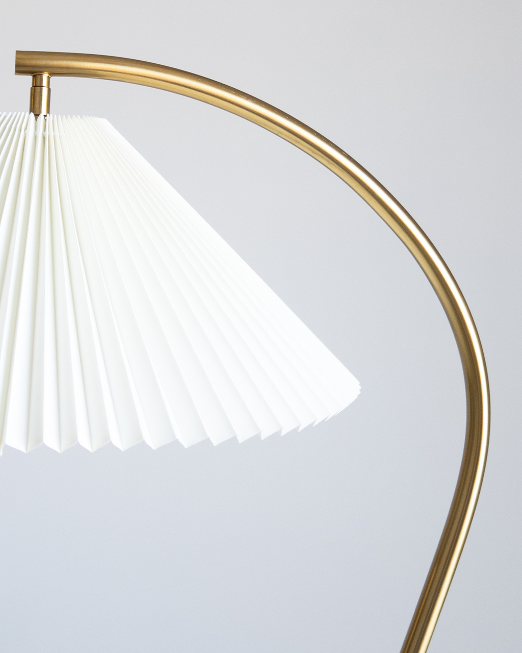 Athena Floor Lamp - Smart Ambient Lighting Comfort (Floor Lamp, Living Room Light, Modern Stand Light)