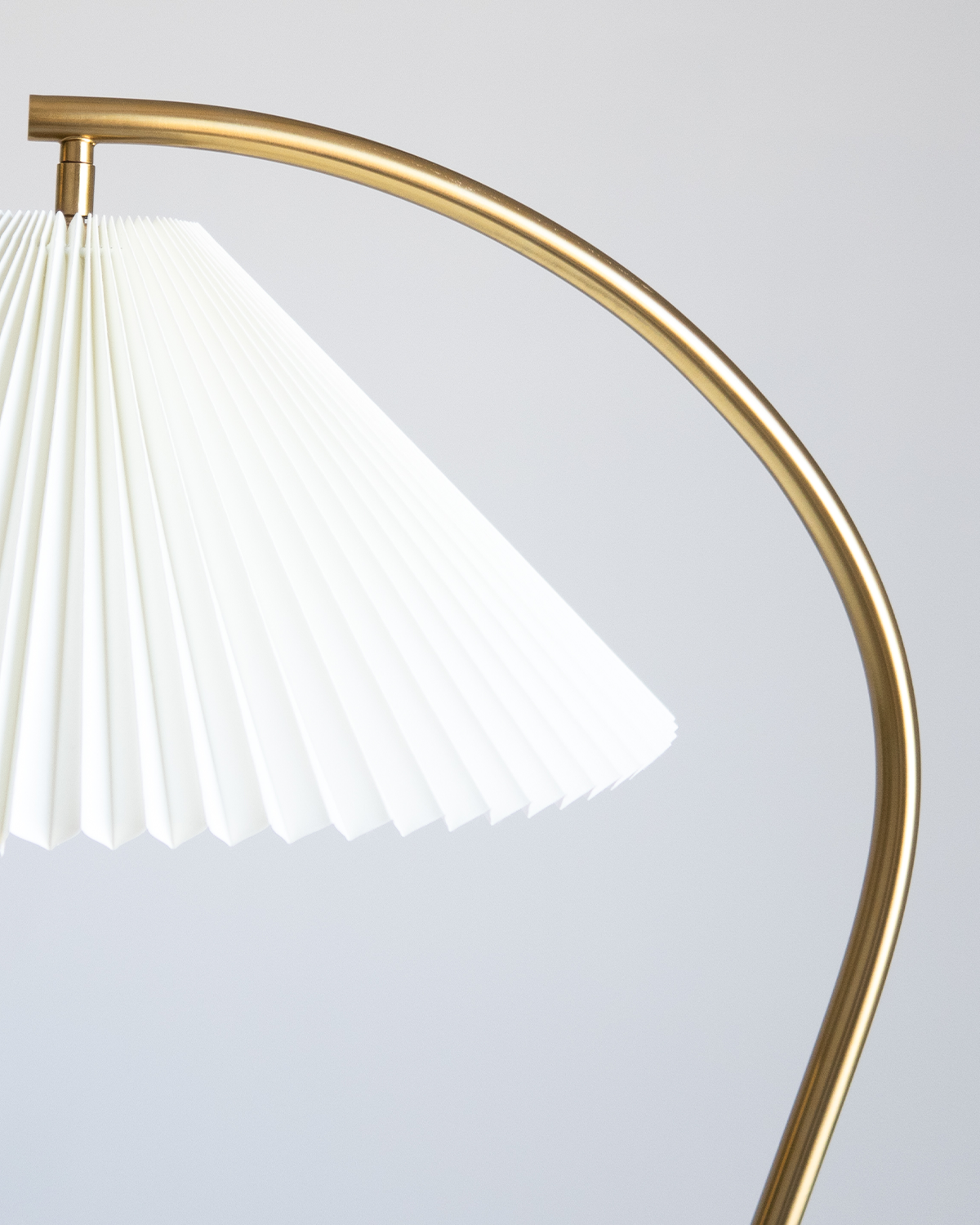 Athena Floor Lamp - Smart Ambient Lighting Comfort (Floor Lamp, Living Room Light, Modern Stand Light)