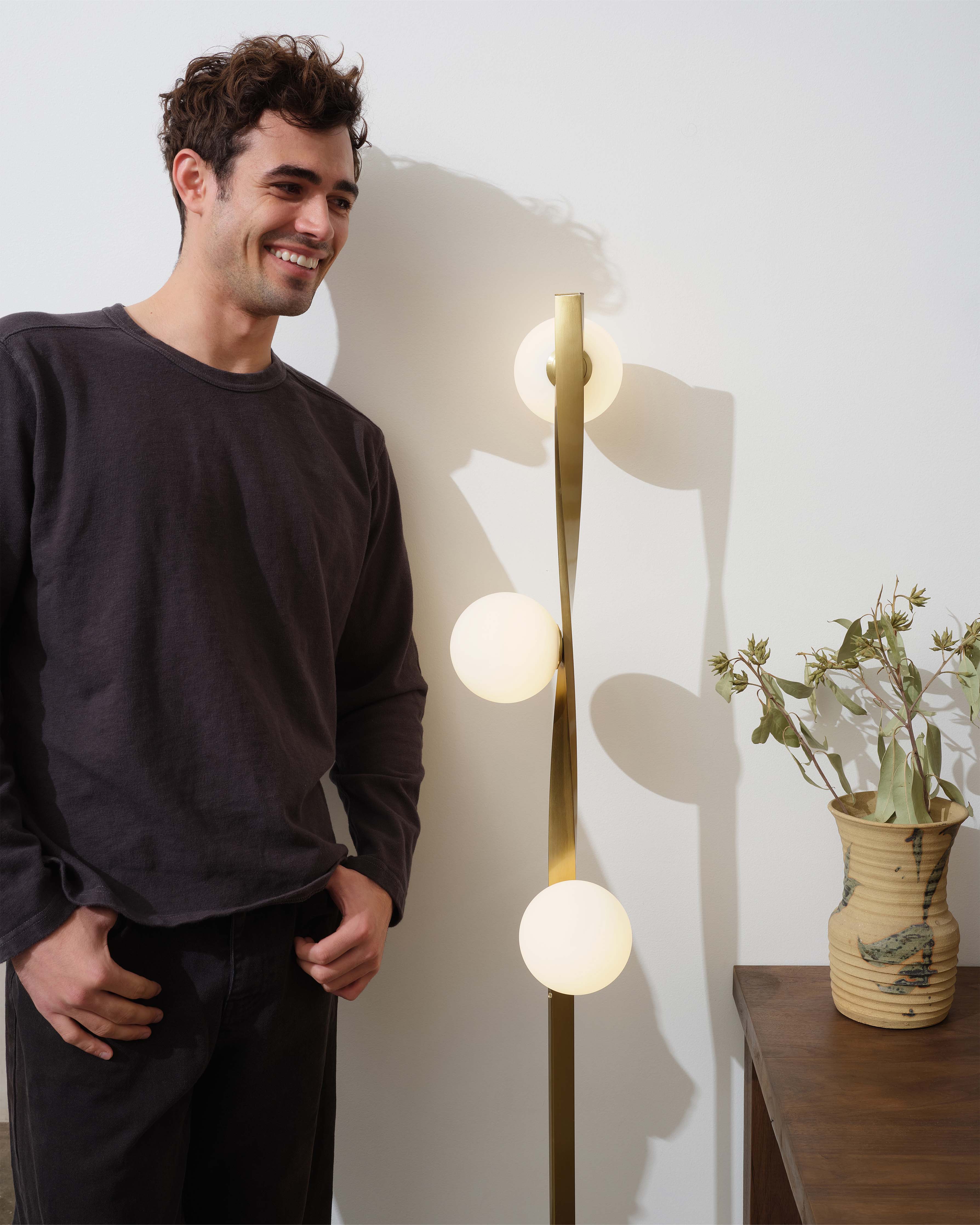 Nola Floor Lamp - Smart Ambient Lighting Comfort (Floor Lamp, Living Room Light, Modern Stand Light)