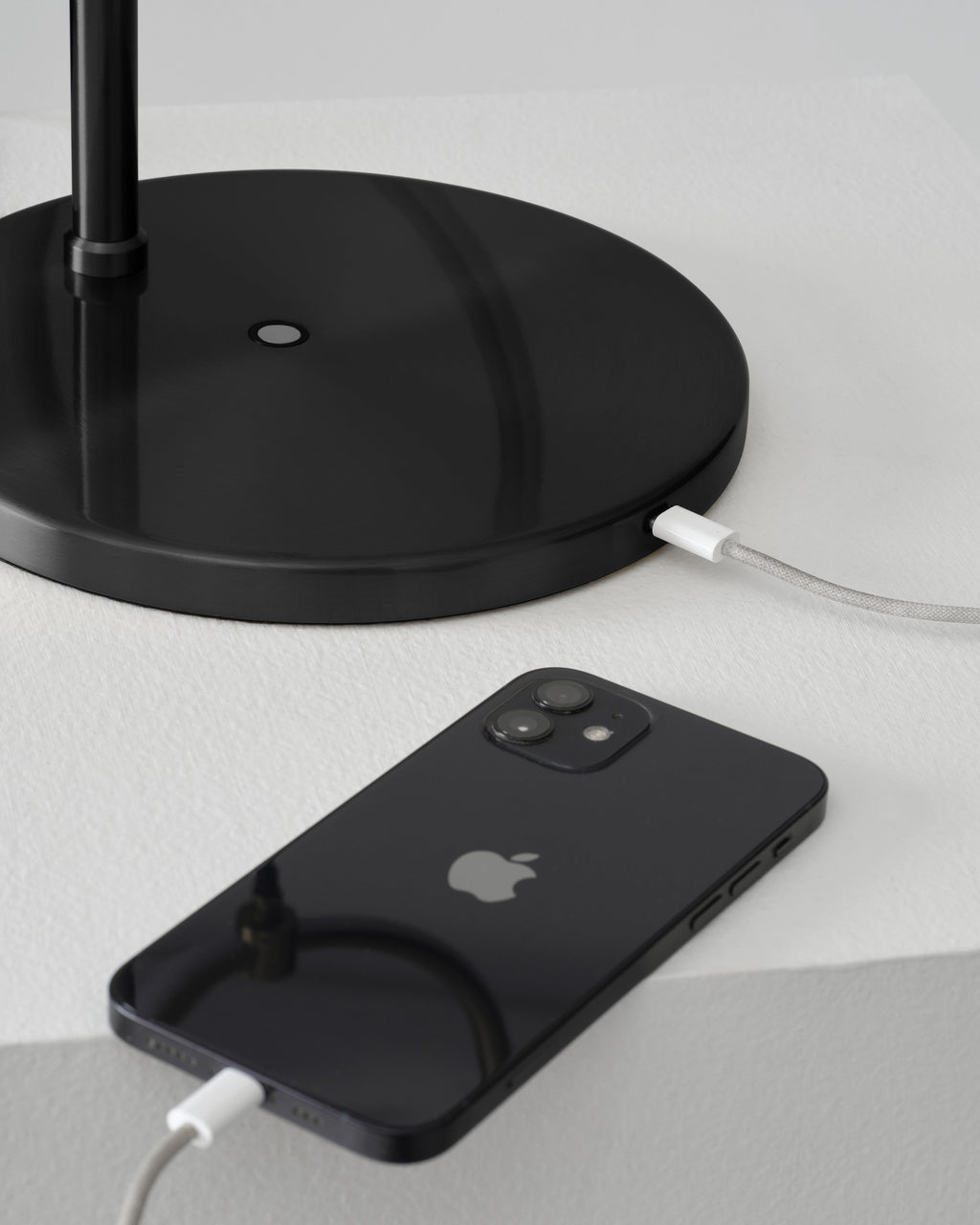 Nova RGB Table Lamp - Smart Ambient Lighting Comfort (Table Lamp, Indoor Lighting, Modern Desk Light)