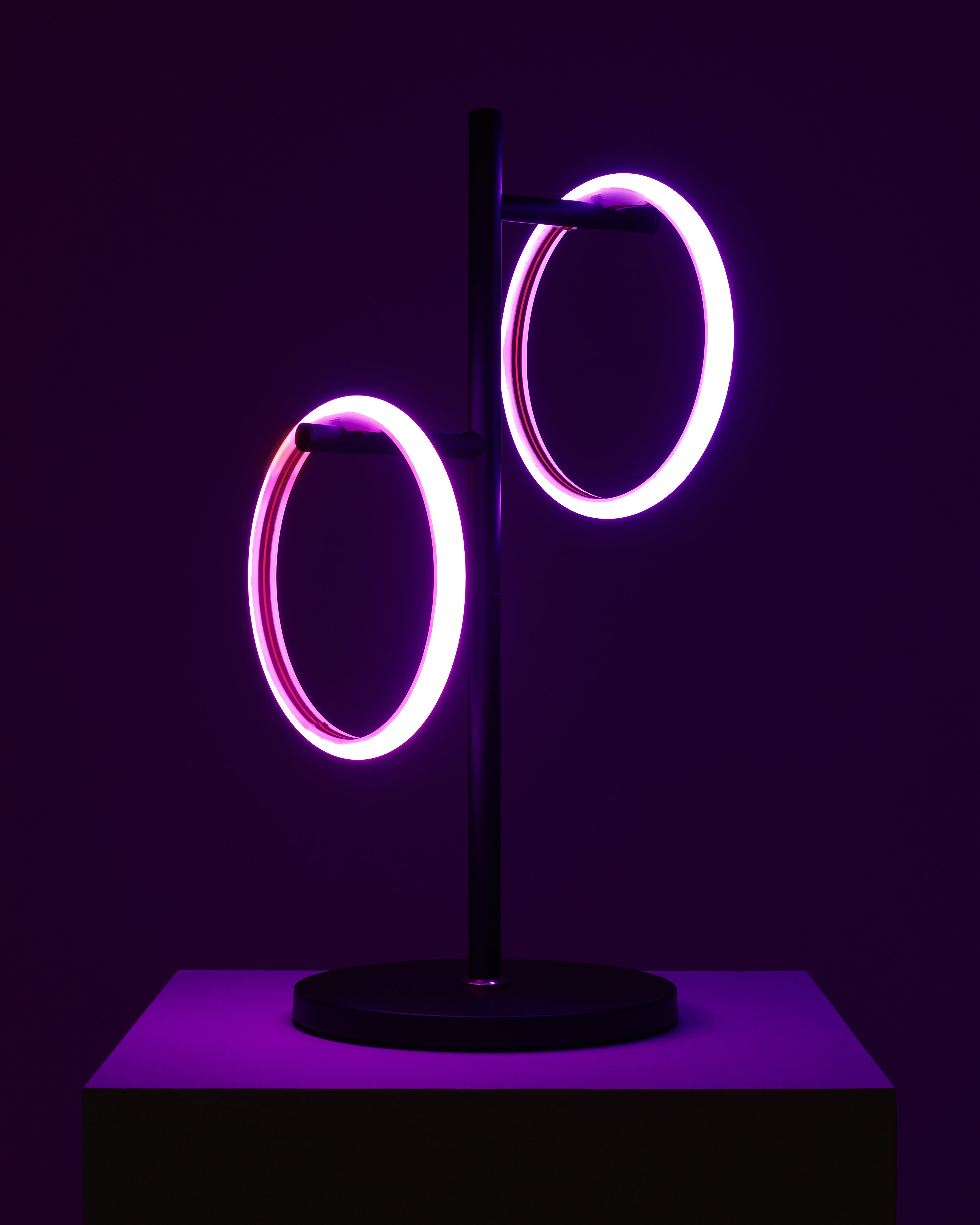 Saturn RGB Table Lamp - Smart Ambient Lighting Comfort (Table Lamp, Indoor Lighting, Modern Desk Light)