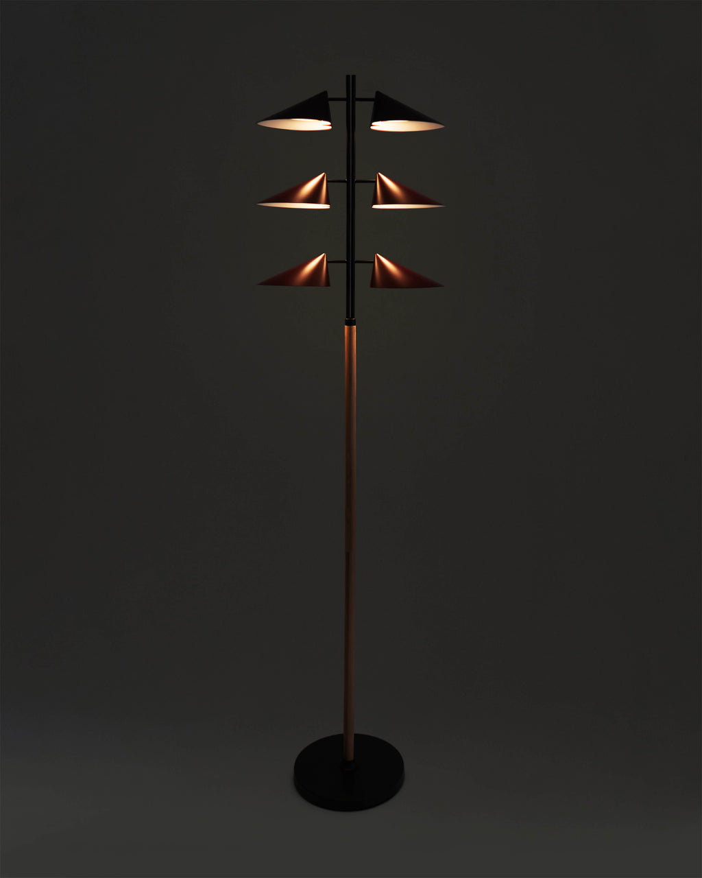 Ivo Floor Lamp - Smart Ambient Lighting Comfort (Floor Lamp, Living Room Light, Modern Stand Light)