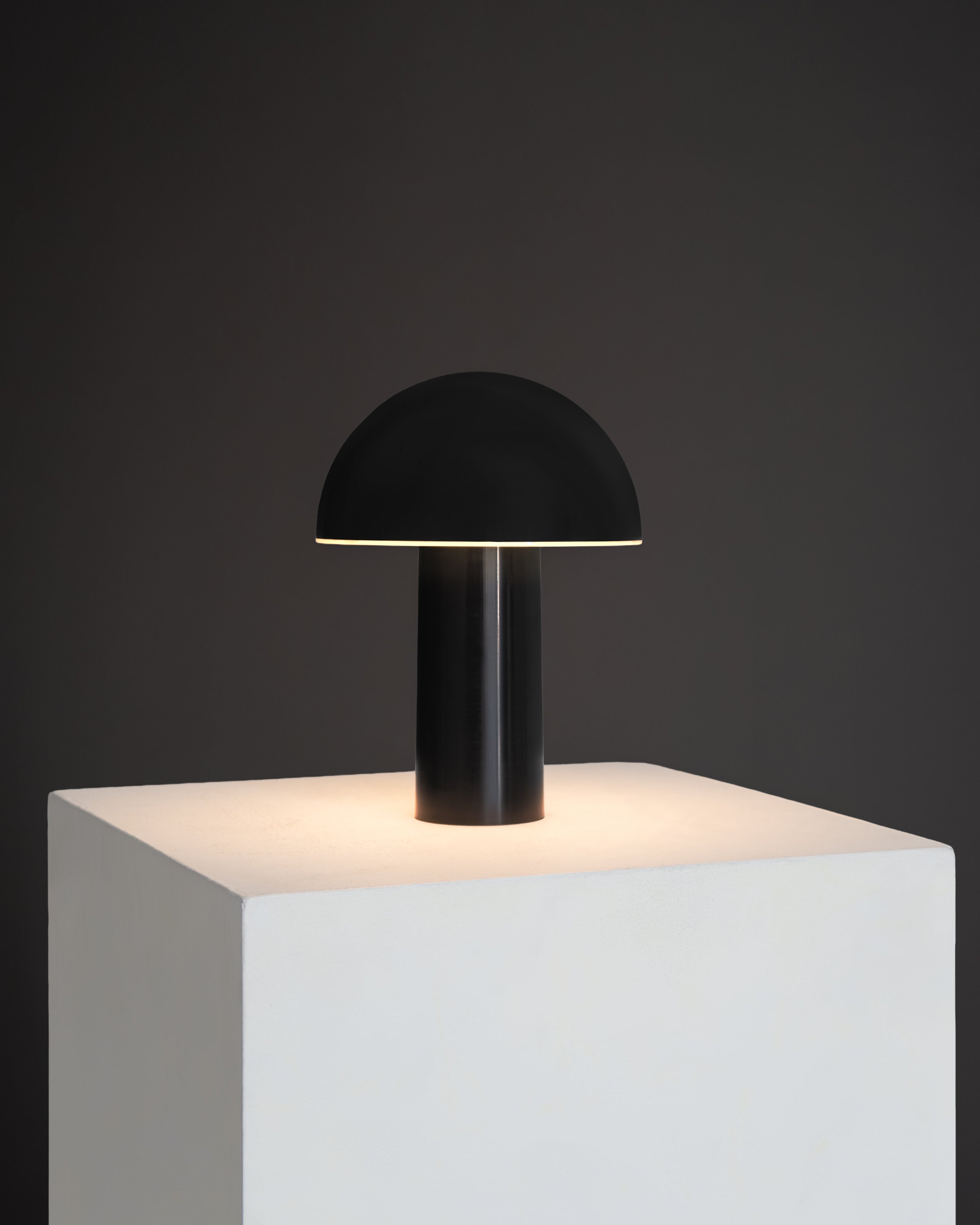 Celia Portable Lamp - Smart Ambient Lighting Comfort (Table Lamp, Indoor Lighting, Modern Desk Light)