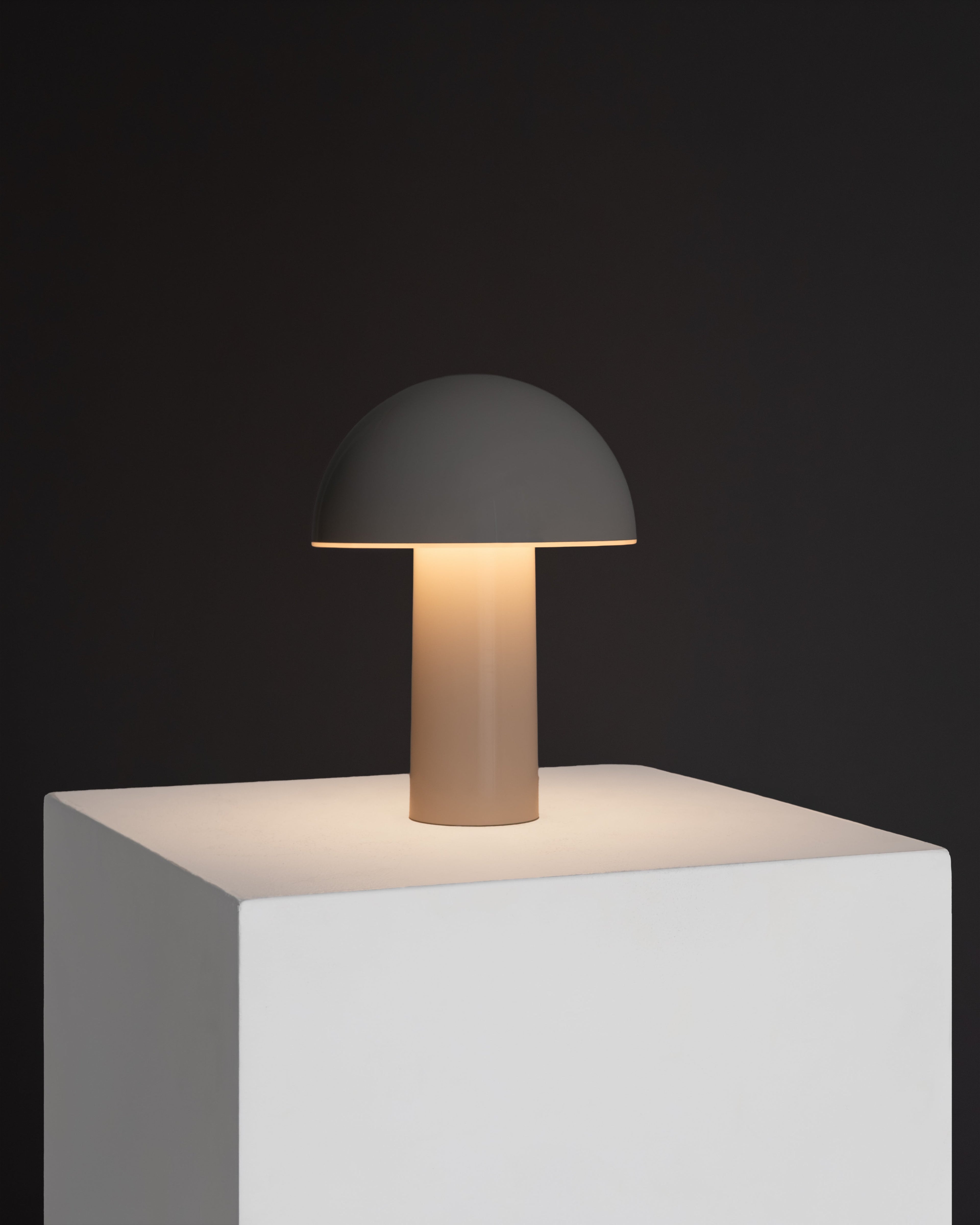 Celia Portable Lamp - Smart Ambient Lighting Comfort (Table Lamp, Indoor Lighting, Modern Desk Light)