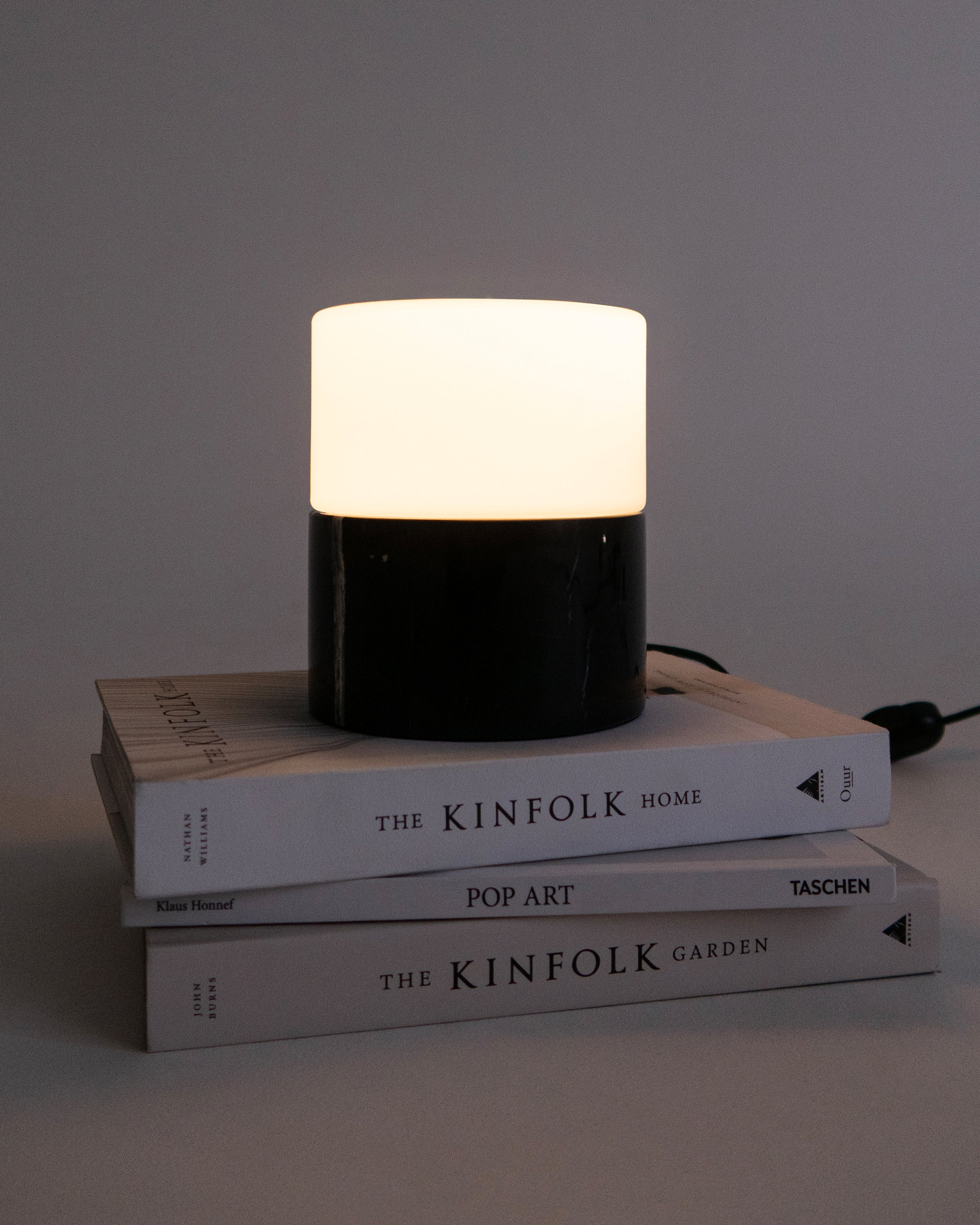 ZigZag Table Lamp - Smart Ambient Lighting Comfort (Table Lamp, Indoor Lighting, Modern Desk Light)
